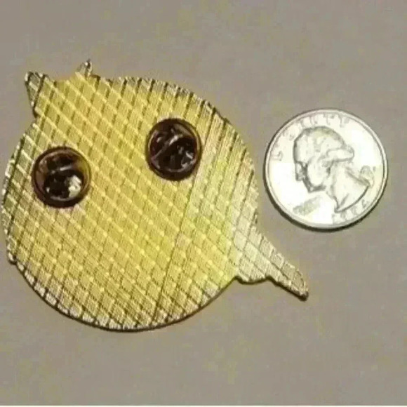 Demon Slayer: Kimetsu no Yaiba Shinobu Kochō Enamel Pin - Picture 5 of 5